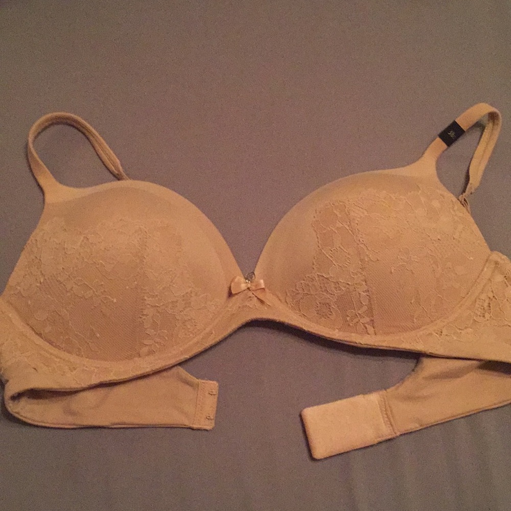 Nude VS Body By Victoria No-Wire Bra 38C